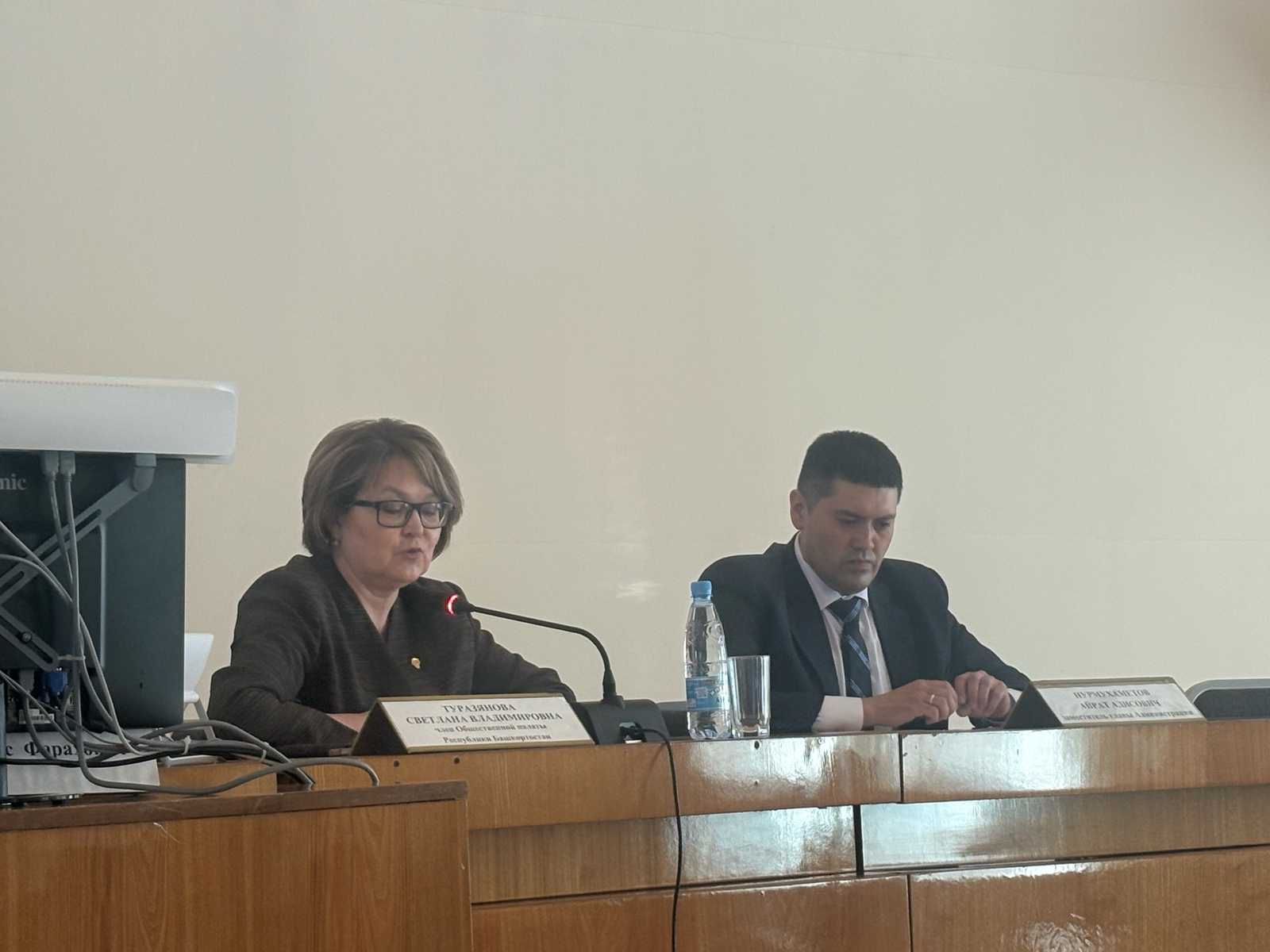 В Малоязе обсудили проблемы жителей и проверили социальные объекты