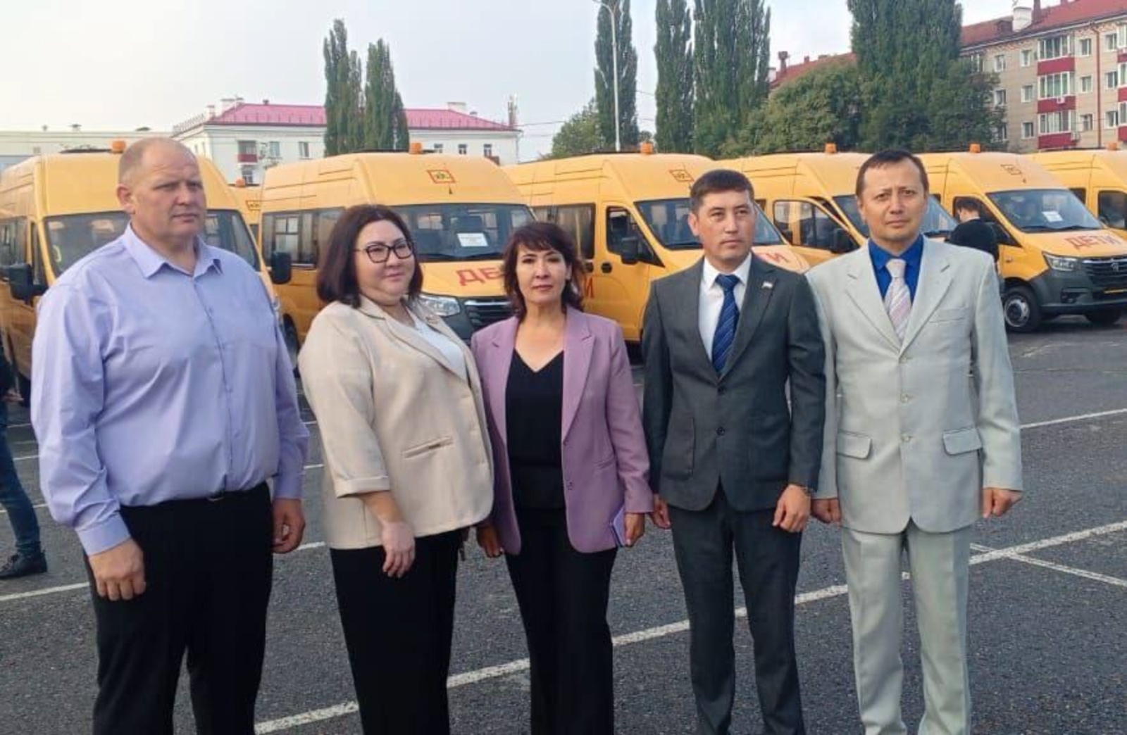 Салауат районының биш мәктәбе яңы автобуслы булды