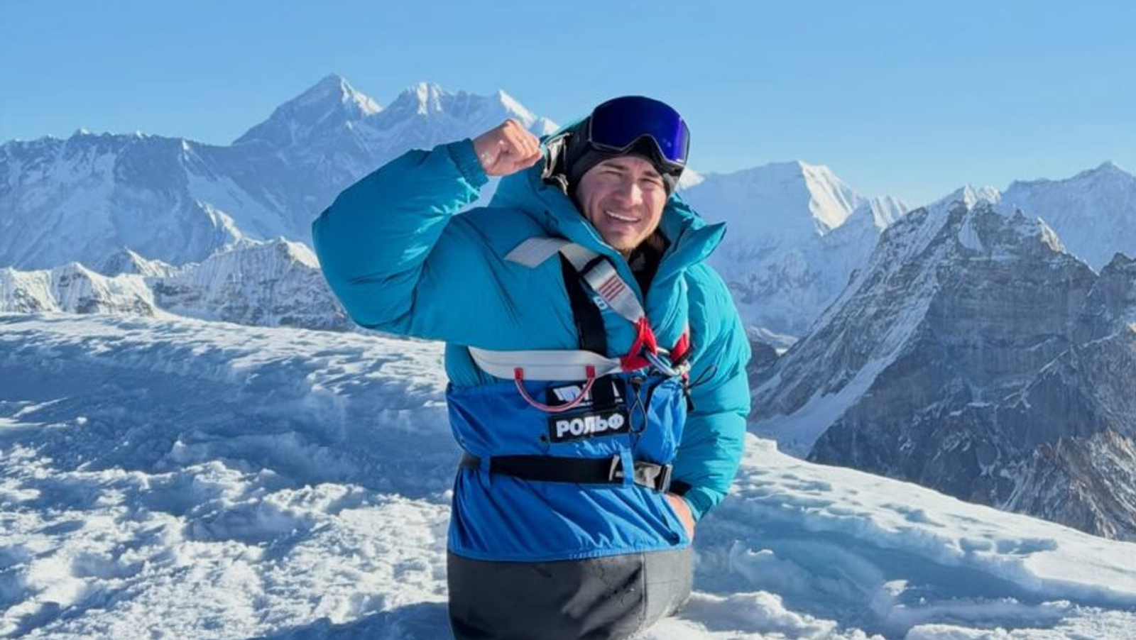 «Дальше Эверест»: Рустам Набиев во время акклиматизации покорил девятую вершину