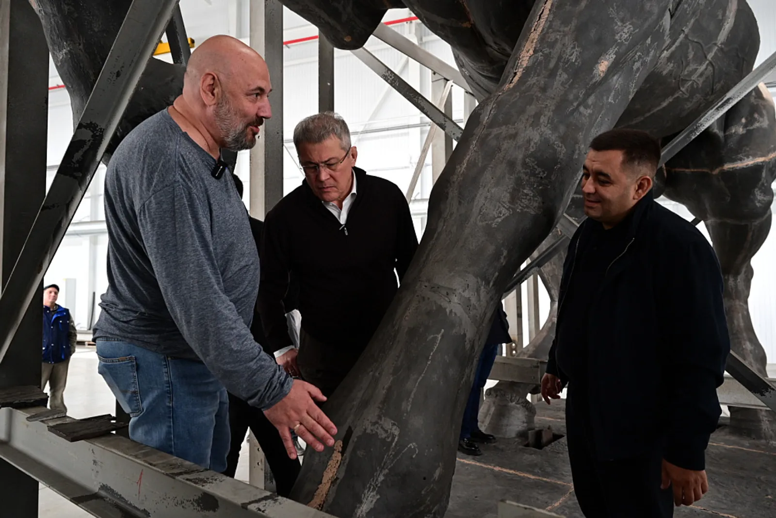 Глава Башкирии проинспектировал реставрацию памятника Салавату Юлаеву