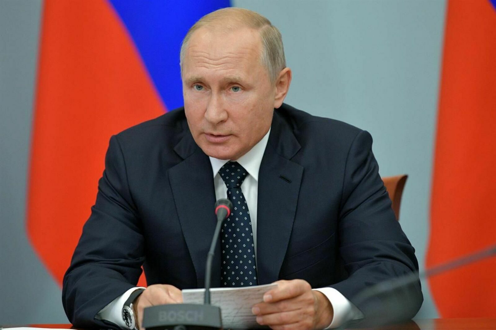 Владимир Путин подписал документ о переносе празднования Дня молодежи на последнюю субботу июня