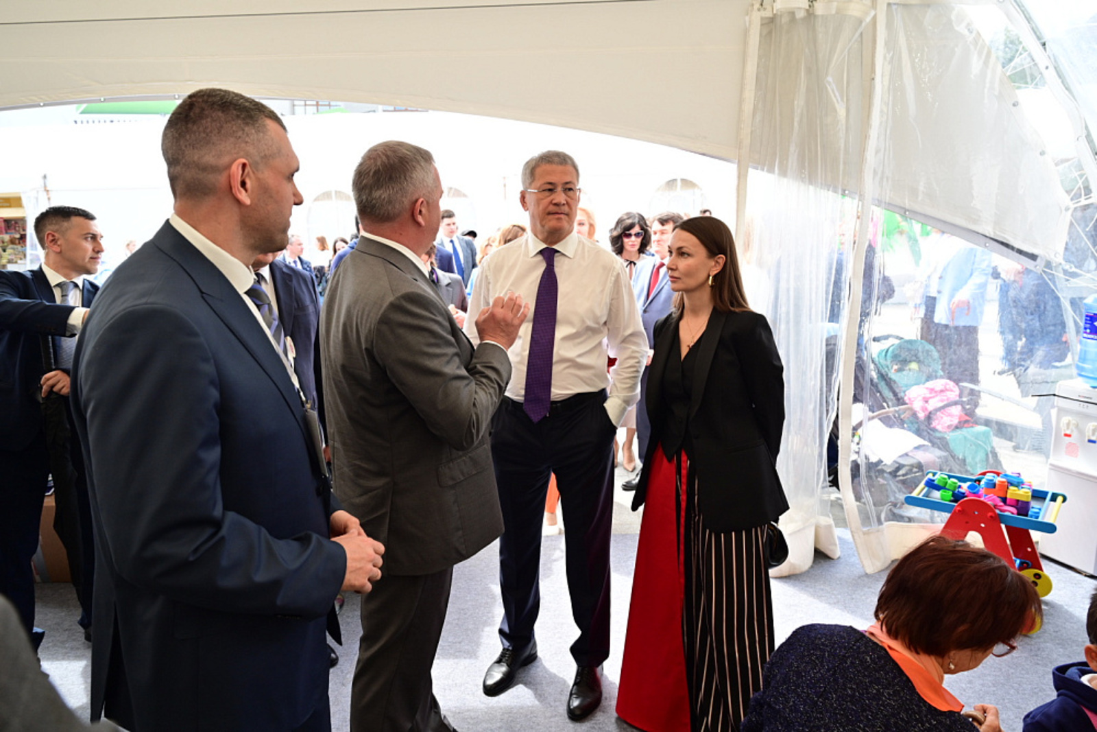 Радий Хәбиров: “Балалар өсөн тауарҙар етештереү кластеры булдырҙыҡ”