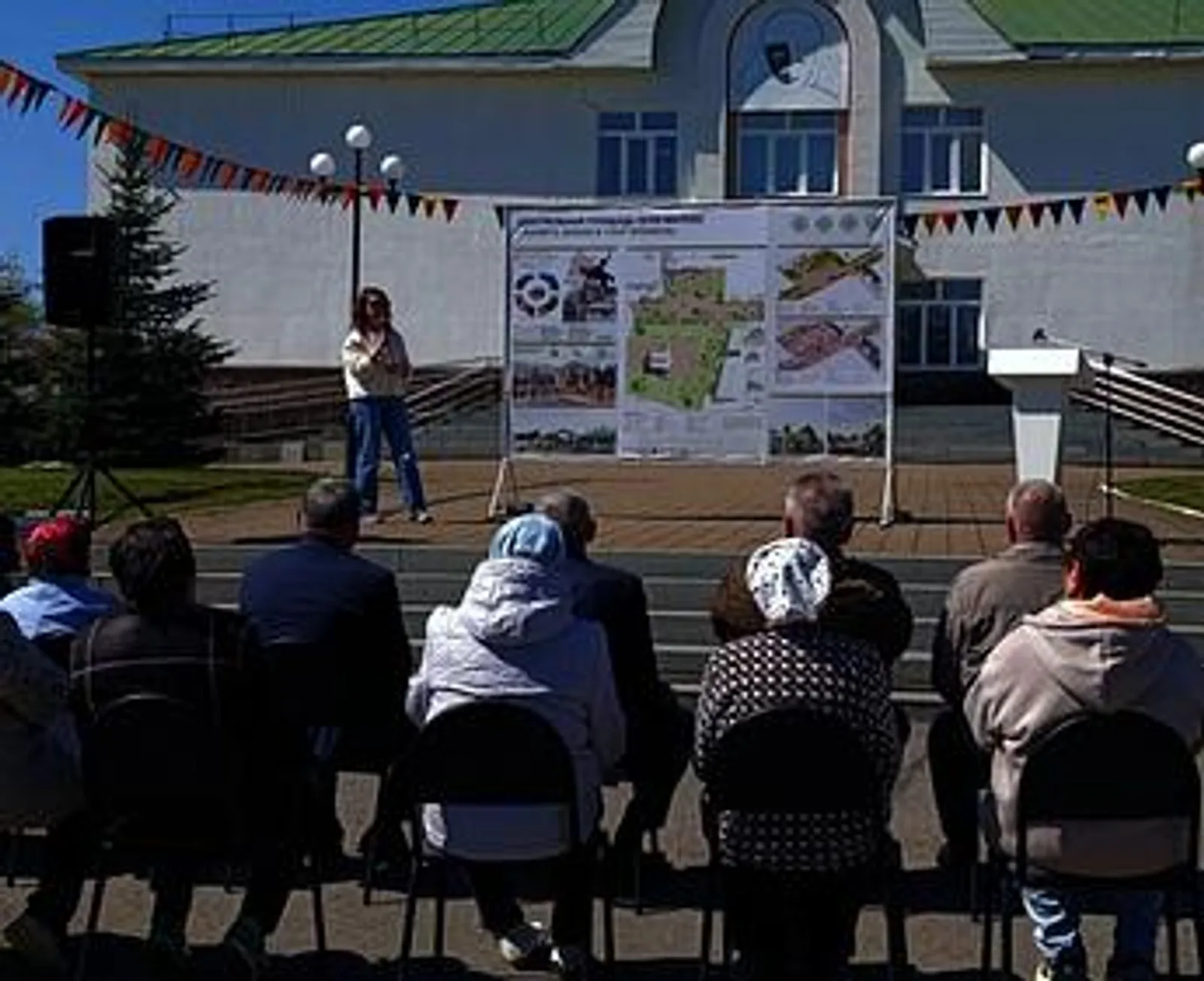 В селе Малояз представили проект реконструкции центральной площади