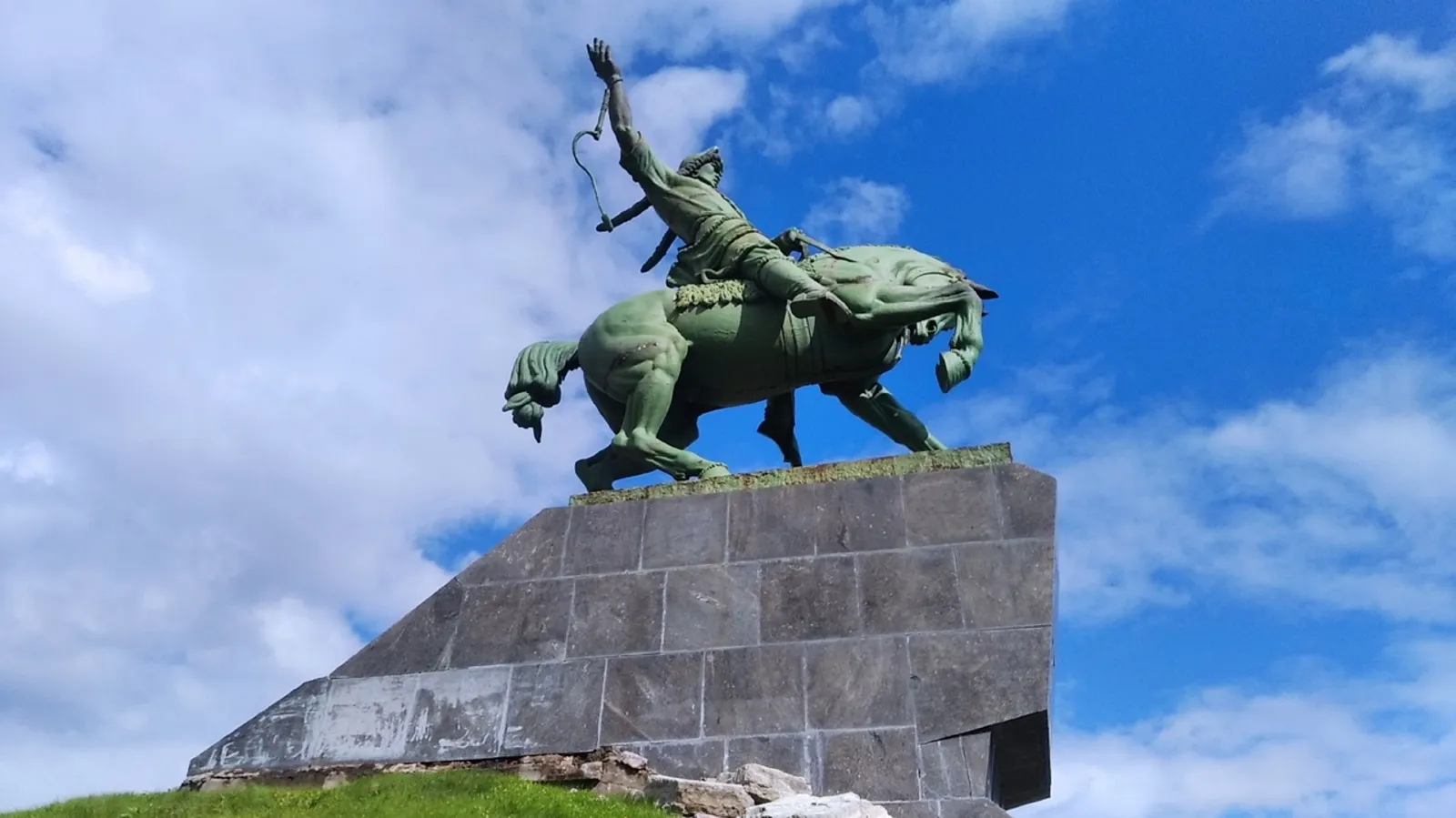В Уфе предложили подумать над восстановлением бронзового памятника Салавату