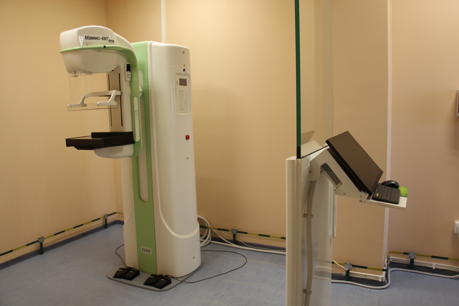 Малаяҙ үҙәк дауаханаһына яңы маммограф тапшырылды