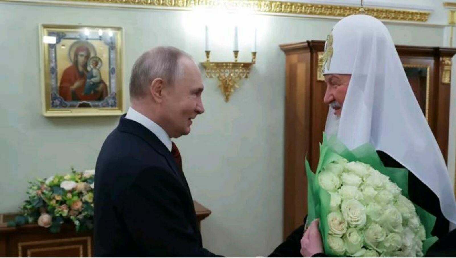 Путин заявил о продолжении взаимодействия церкви и государства