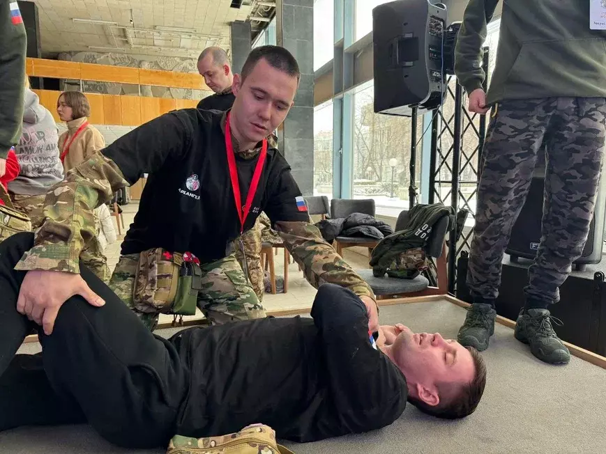 Халыҡ фронты йәштәре беренсе ярҙам күрһәтеү буйынса инструкторҙар курсын үтә