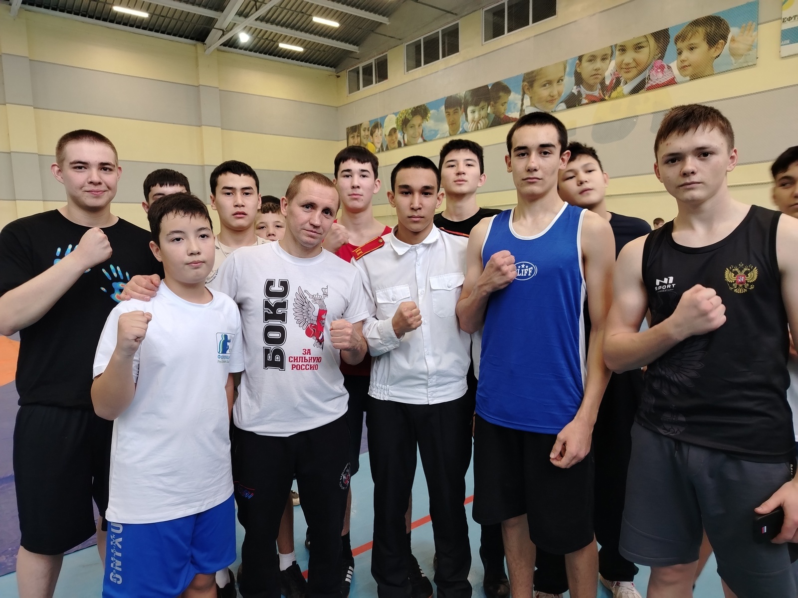 Рәсәй бокссылары Баймаҡ районында оҫталыҡ дәресе үткәрҙе