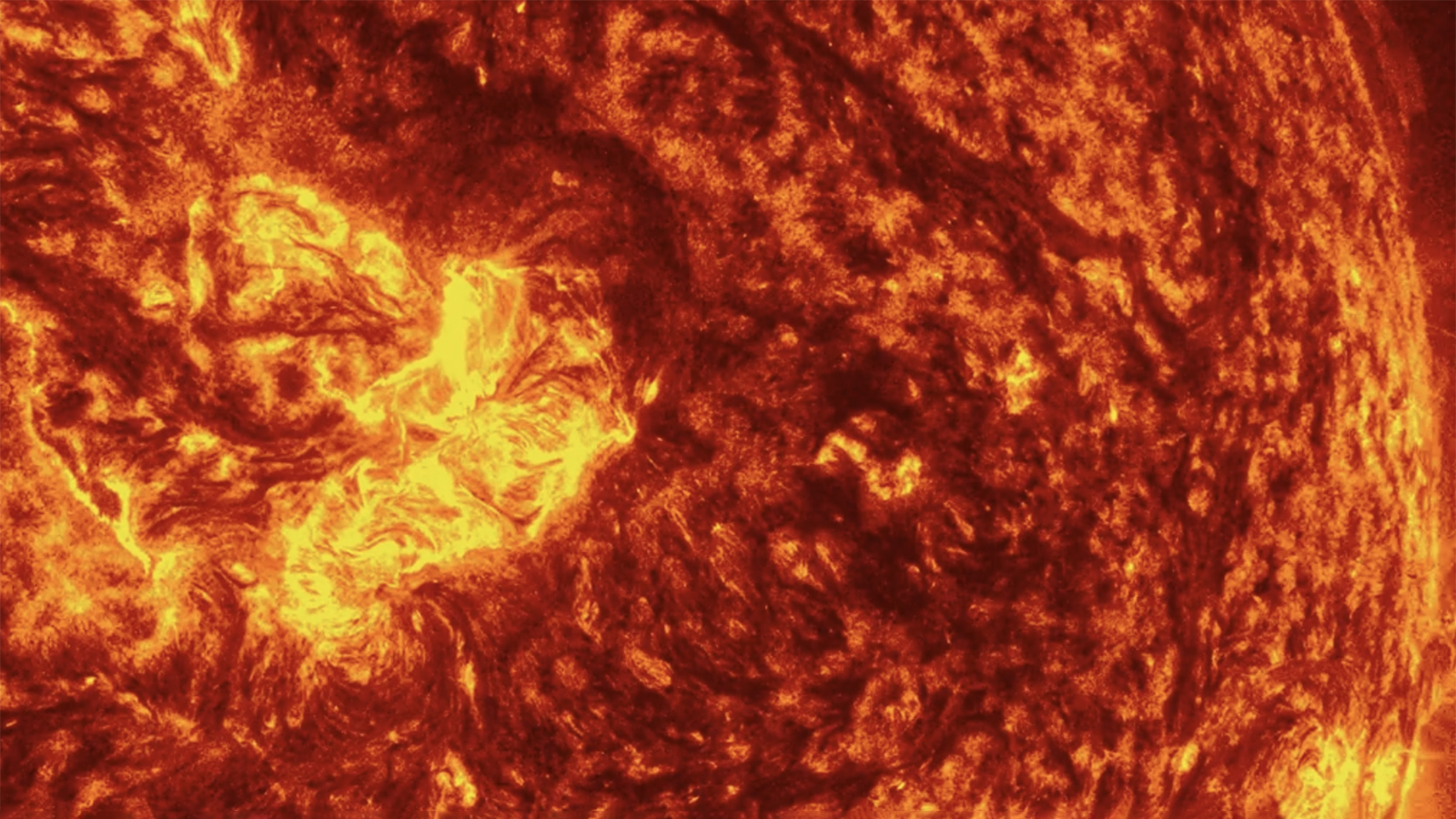 На Солнце произошла крупная вспышка в сторону Земли