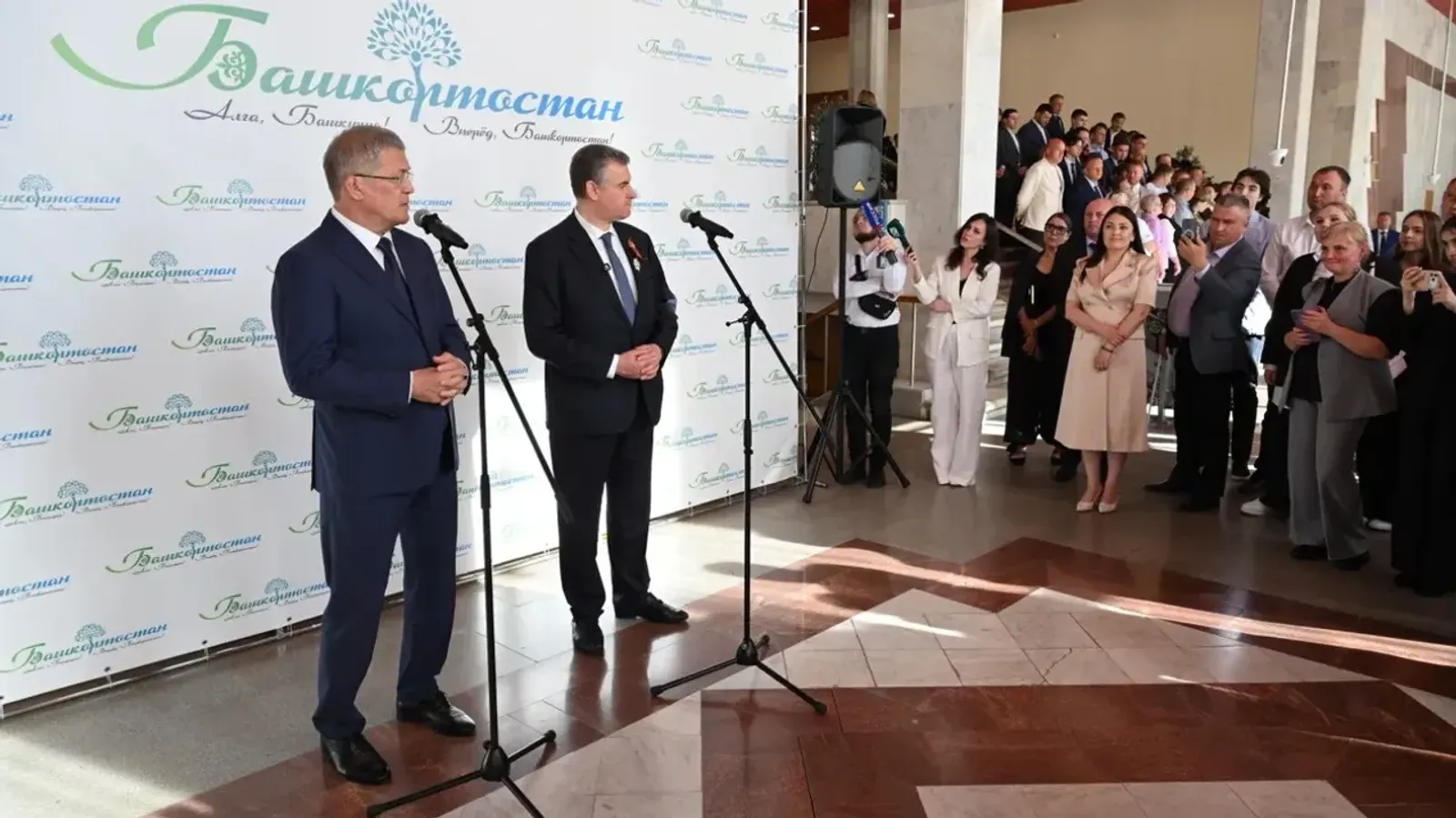 Башҡортостан Башлығы Владимир Жириновский менән аралашыуы хаҡында һөйләне