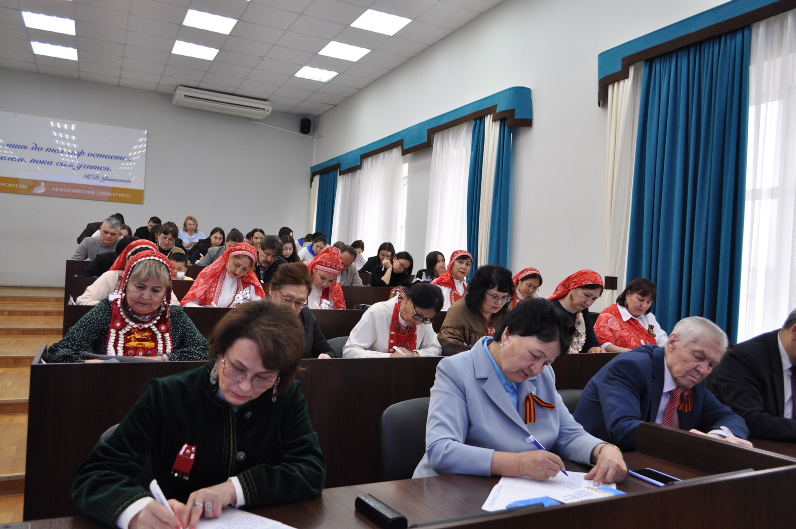 Бөтә донъя буйынса 600-ҙән ашыу майҙансыҡта диктант яҙасаҡбыҙ