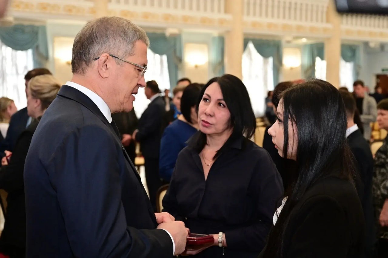 В Уфе родителям Владислава Бочарова передали звезду Героя России