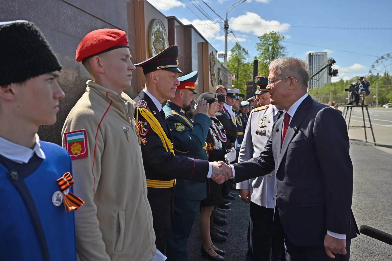 В честь Дня Победы в Уфе прошел военный парад