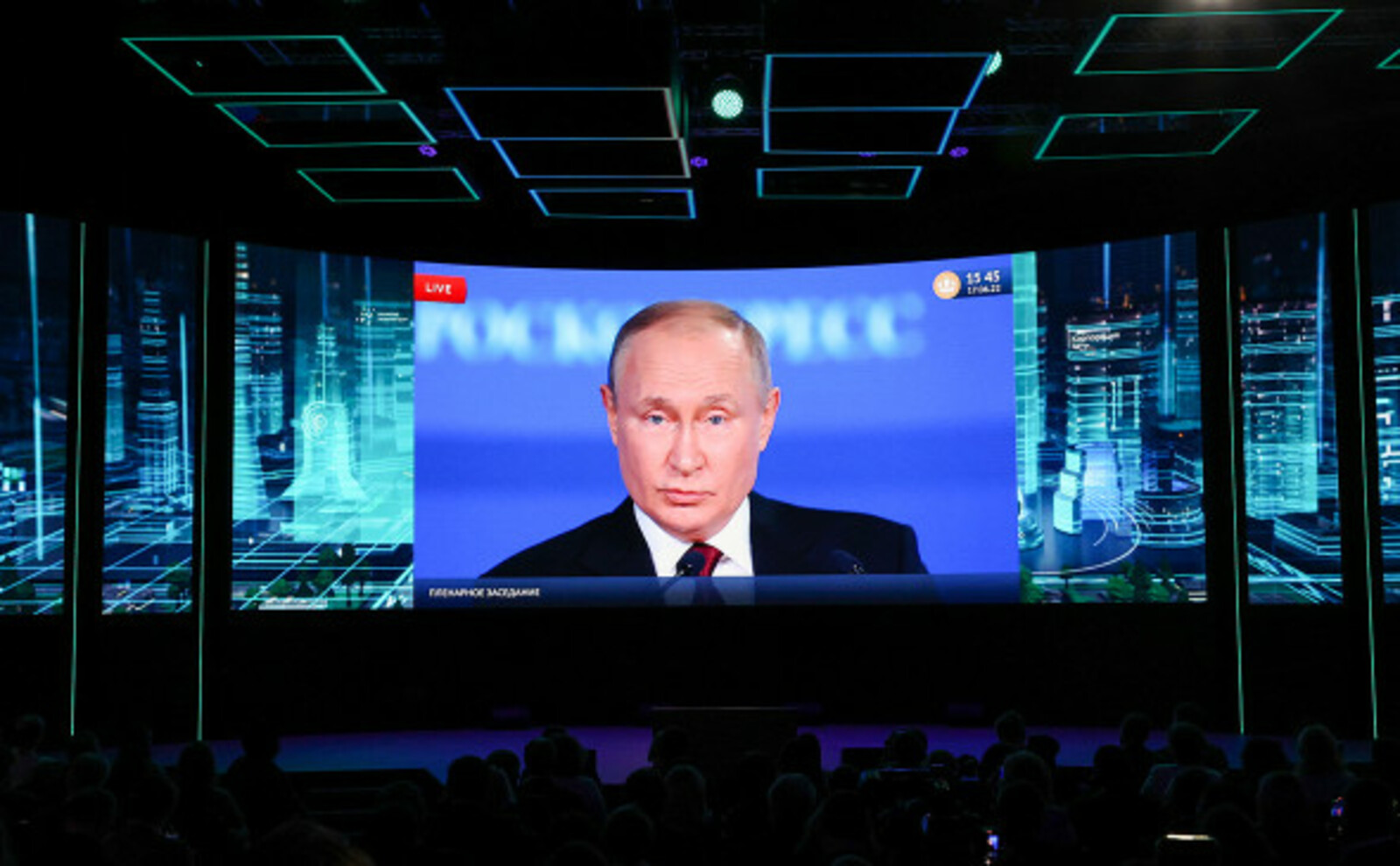 Путин предложил запустить промышленную ипотеку