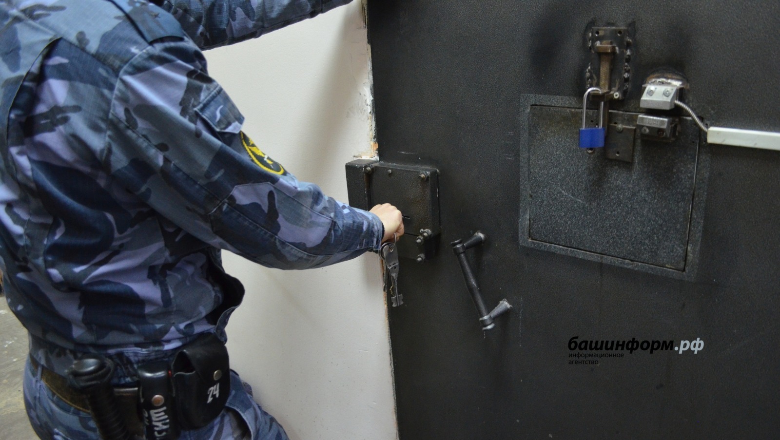 Взятки за госконтракты: в Уфе экс-чиновник получил 5 лет строгого режима