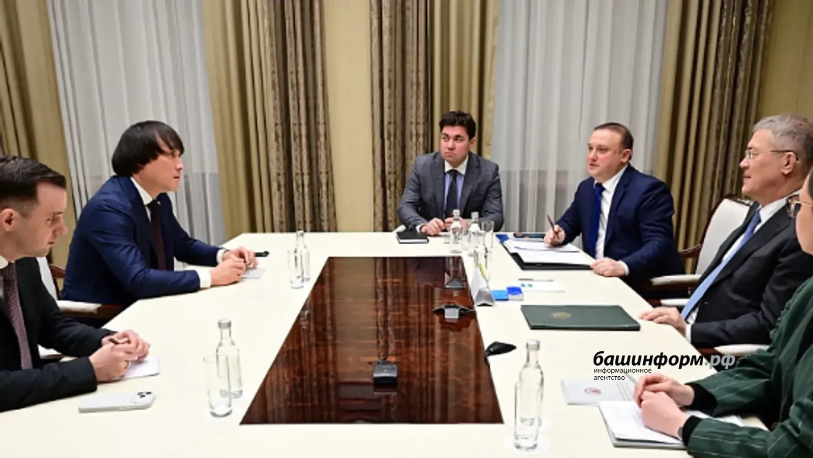 Радий Хәбиров Дәүләт Думаһының комитет етәкселәре менән осрашыу үткәрҙе