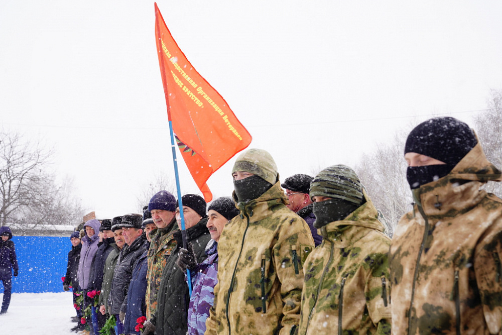 Радий Хабиров почтил память воинов-интернационалистов в Кугарчинском районе
